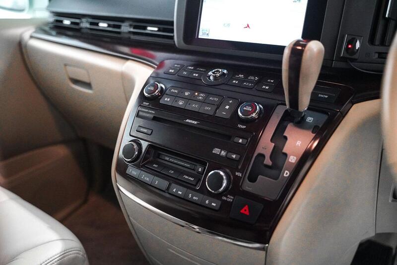 NISSAN ELGRAND
