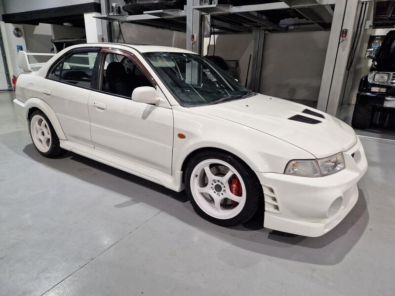 MITSUBISHI LANCER