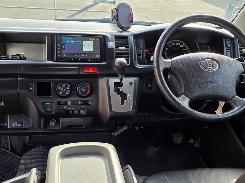 TOYOTA HIACE