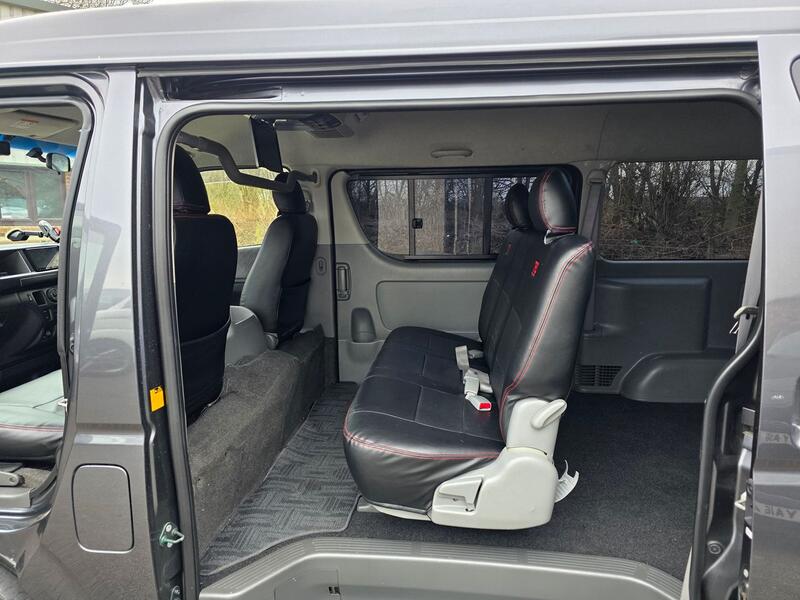 TOYOTA HIACE