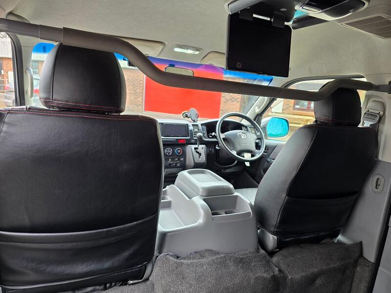 TOYOTA HIACE