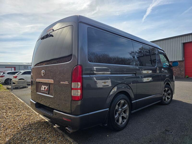 TOYOTA HIACE