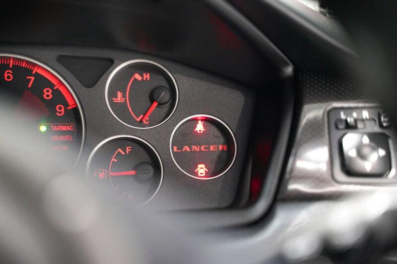 MITSUBISHI LANCER