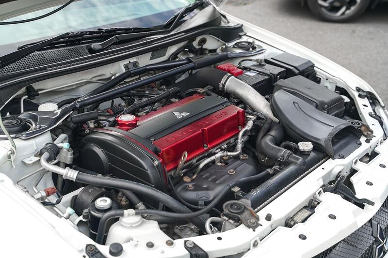 MITSUBISHI LANCER