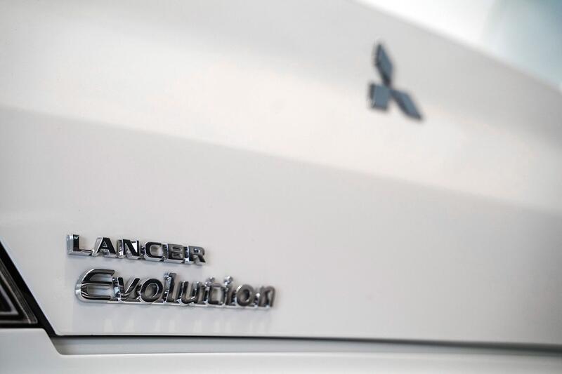 MITSUBISHI LANCER