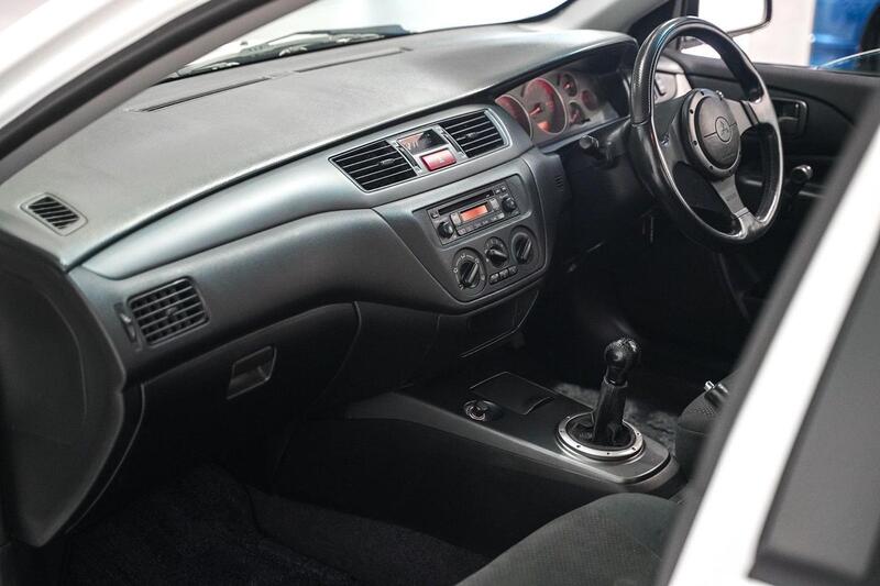 MITSUBISHI LANCER