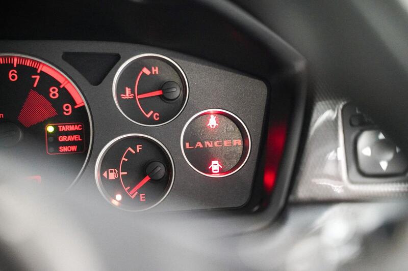 MITSUBISHI LANCER