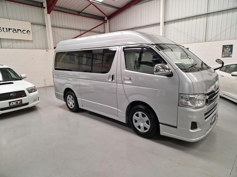 TOYOTA HIACE