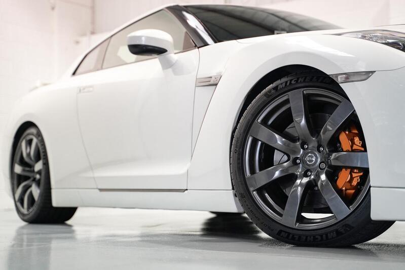 NISSAN GT-R