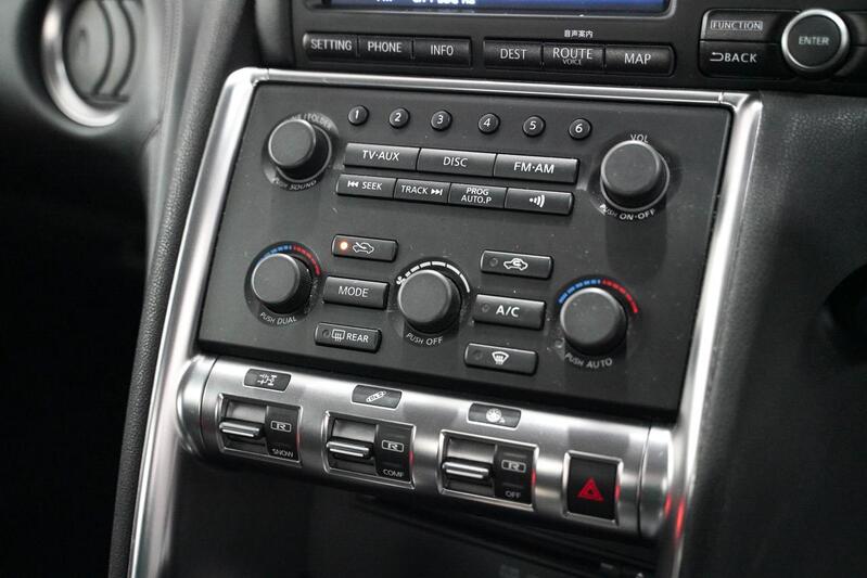 NISSAN GT-R