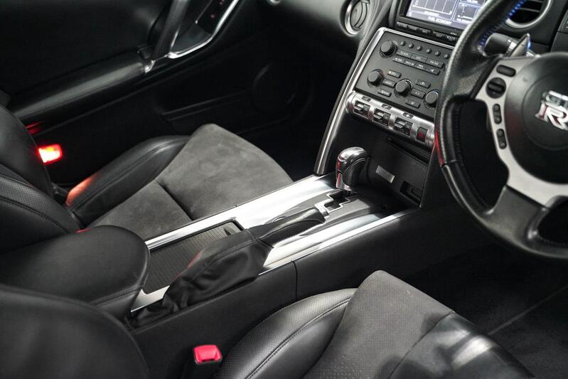 NISSAN GT-R
