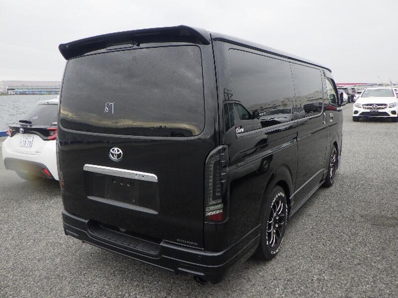TOYOTA HIACE