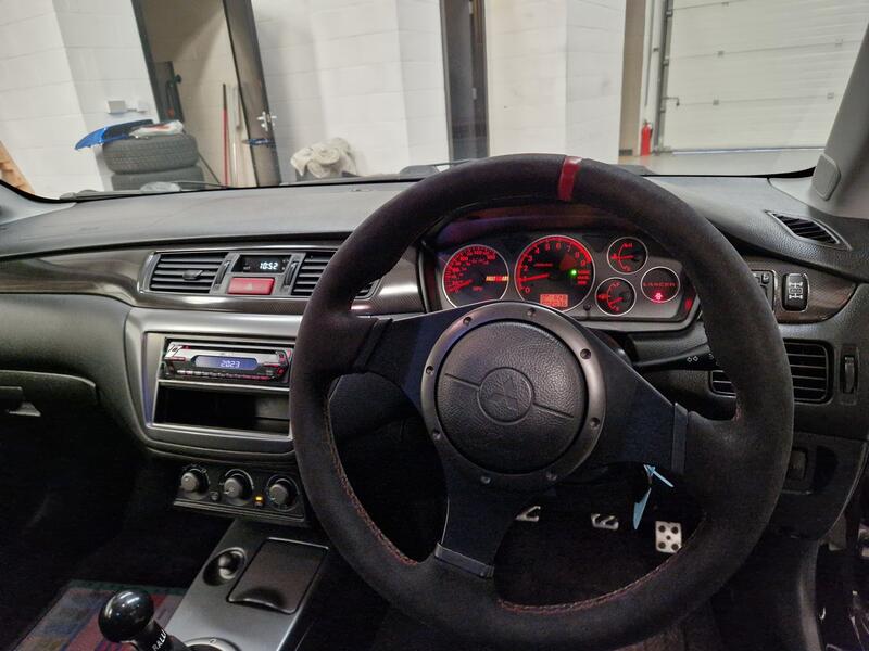 MITSUBISHI LANCER