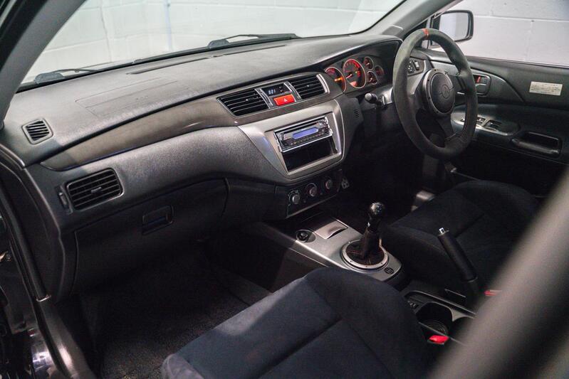 MITSUBISHI LANCER