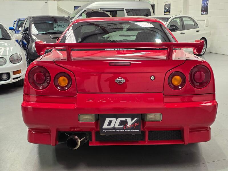 NISSAN SKYLINE