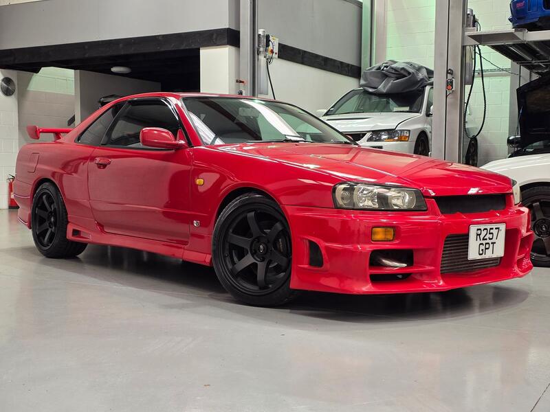 NISSAN SKYLINE