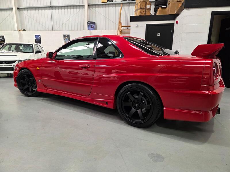 NISSAN SKYLINE