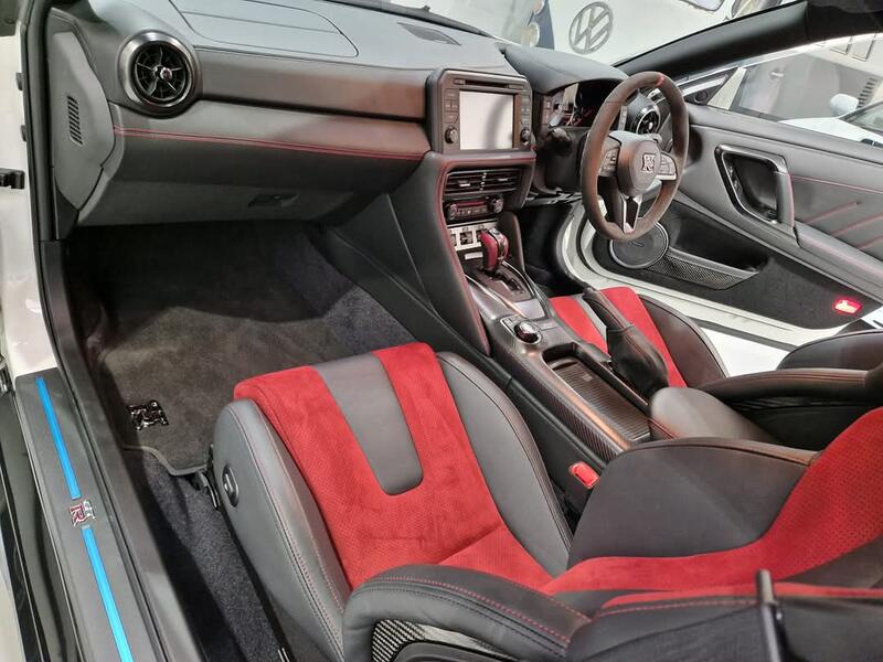 NISSAN GT-R