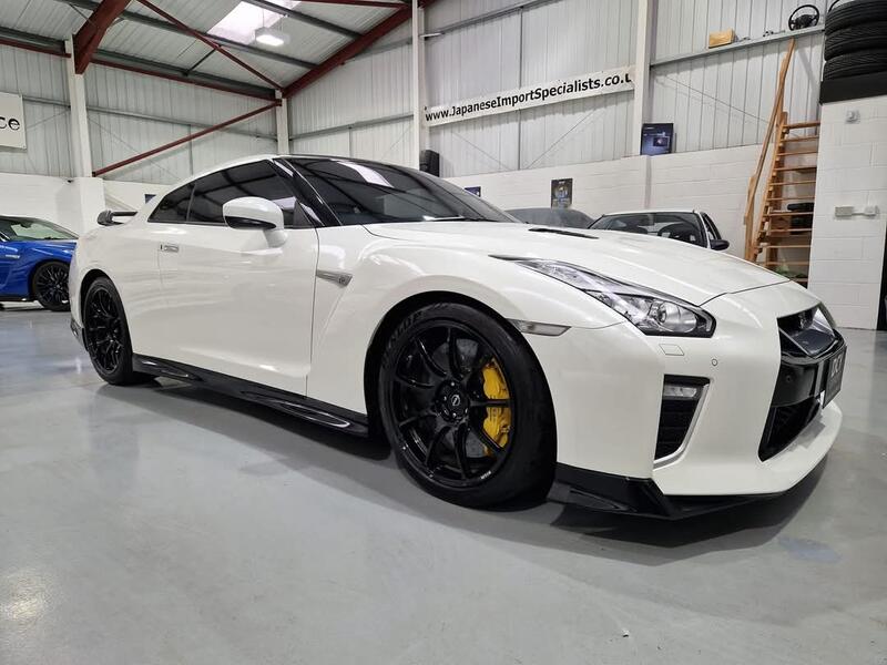 NISSAN GT-R