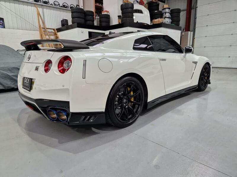 NISSAN GT-R
