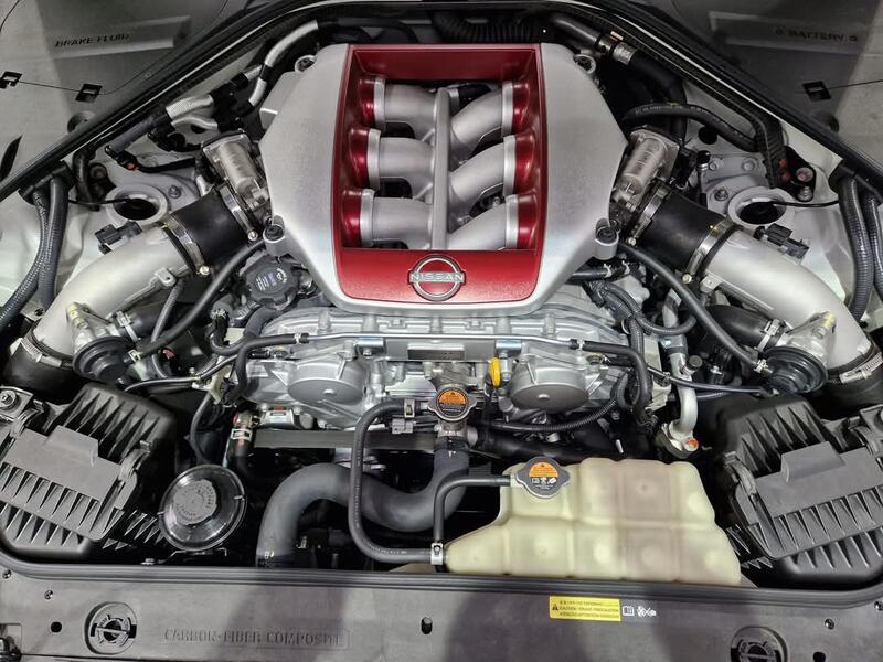 NISSAN GT-R