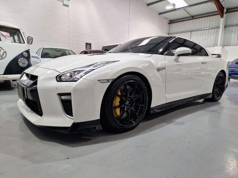 NISSAN GT-R